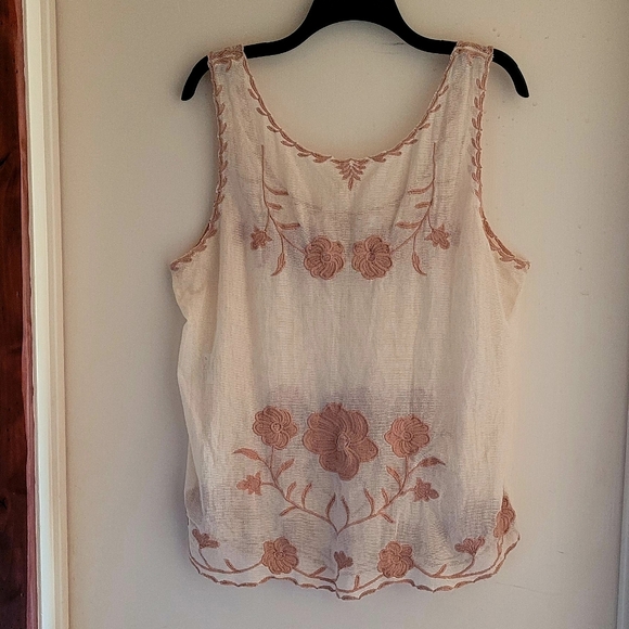 Roper Embroidered Top - Picture 3 of 5